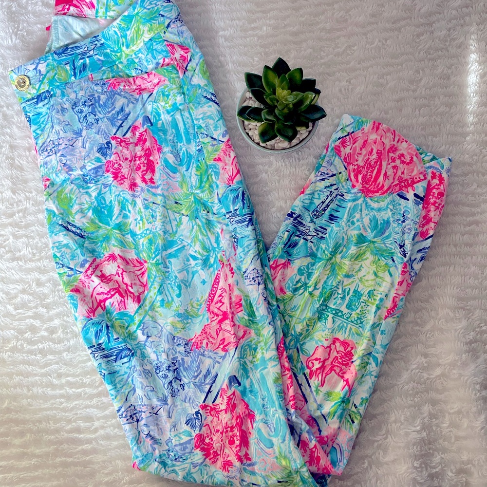 Lilly Pulitzer pants / ankle length and scalloped at the bottom. Comfortable